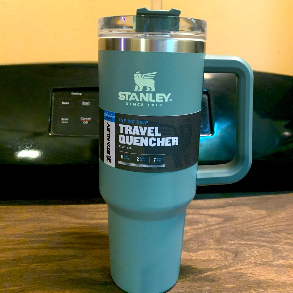 Stanley 40 oz tumbler